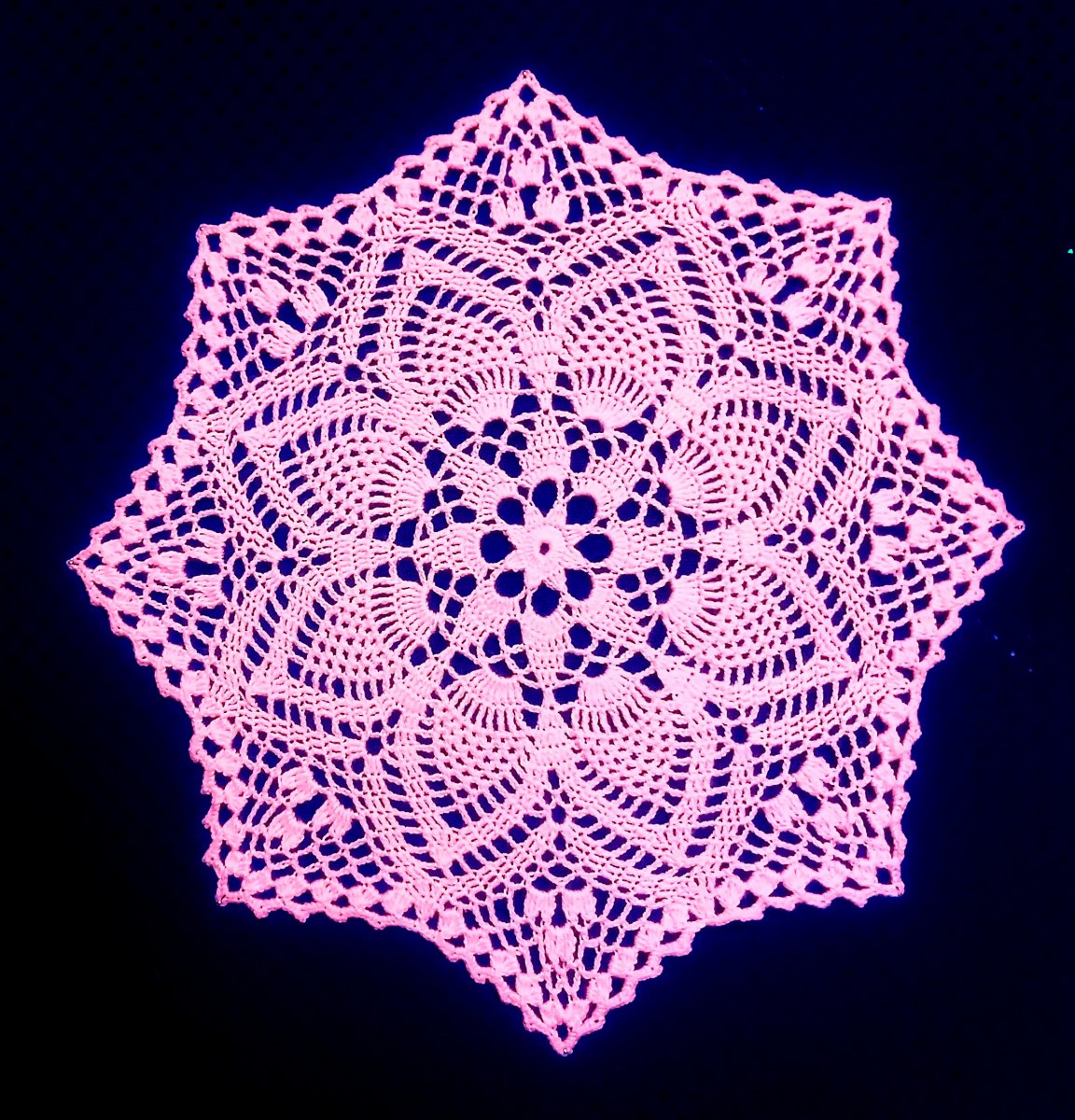 Růžová háčkovaná dečka (340mm) 