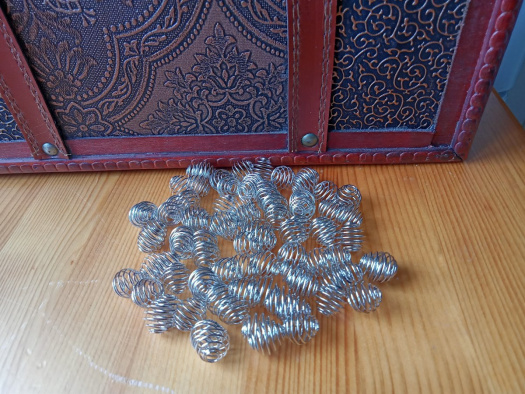 Kovové klícky na korálky DOPRODEJ !!! (100ks/29Kč)