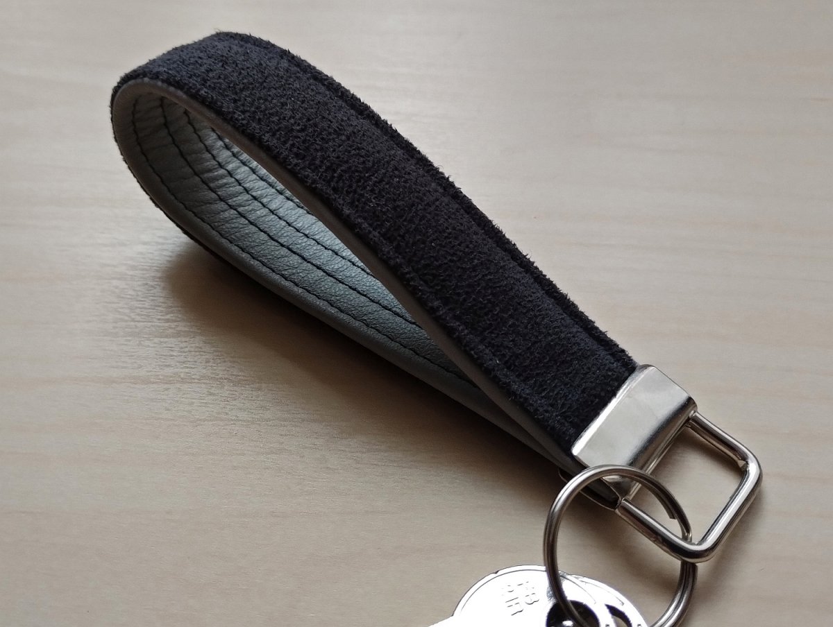 Klíčenka s kroužkem kůže + alcantara černá