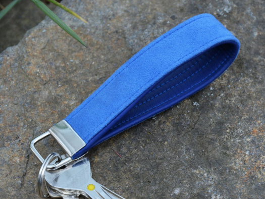 Klíčenka s kroužkem kůže + alcantara světle modrá