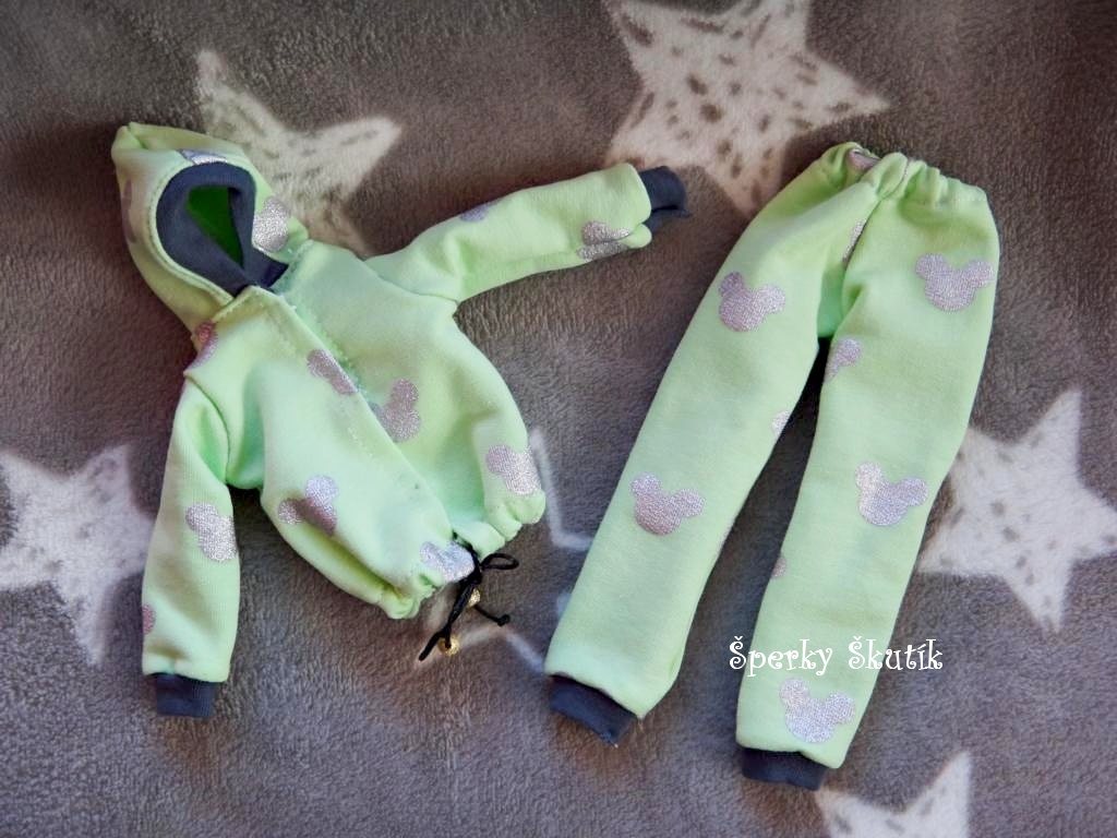 KM0034 - Teplákovka pro Barbie