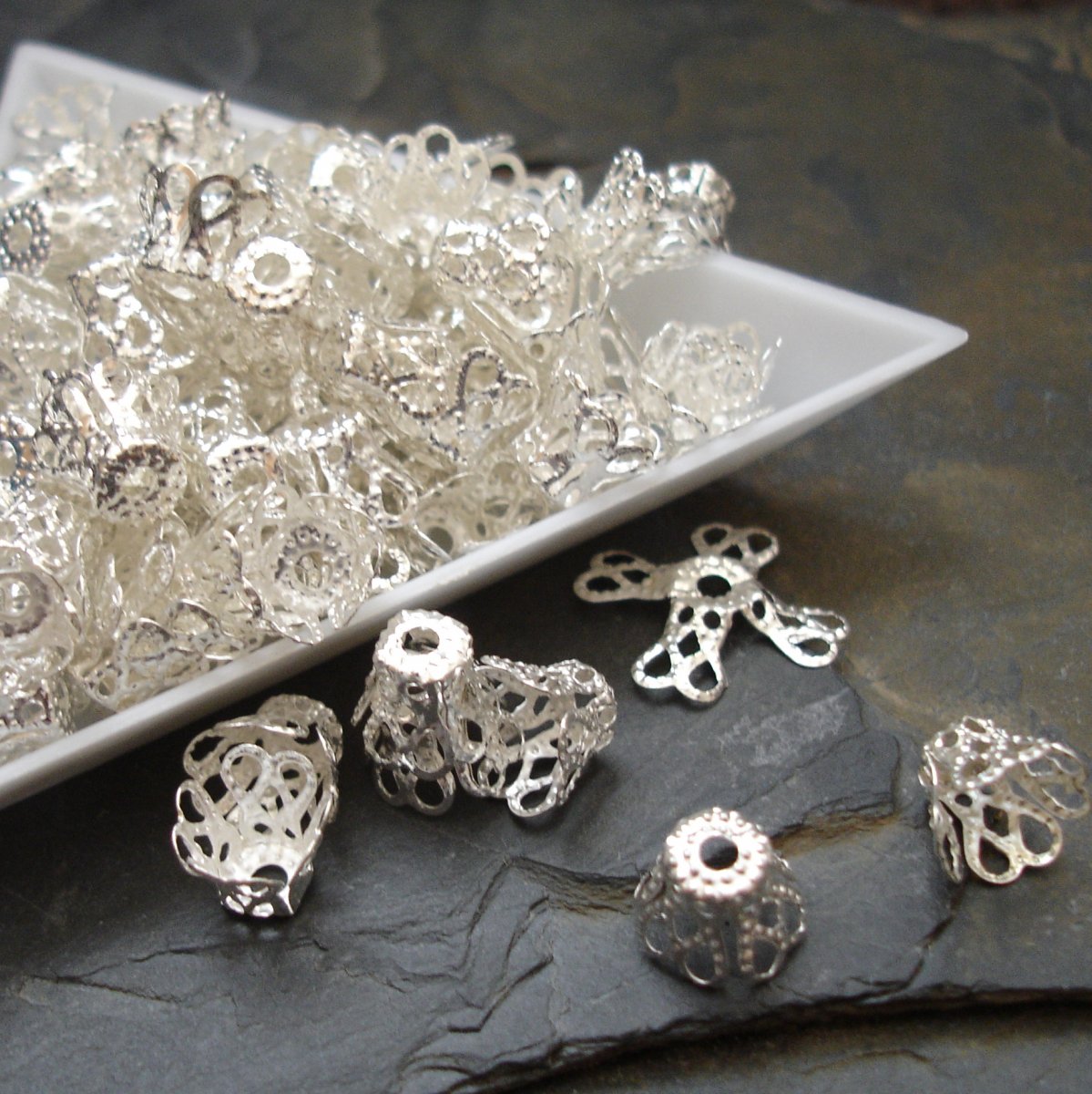 Kaplík filigránový 8x9mm - stříbrný - 10 ks