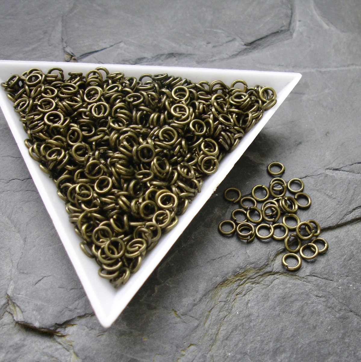 Spojovací kroužky 4mm - starobronzové - 100 ks