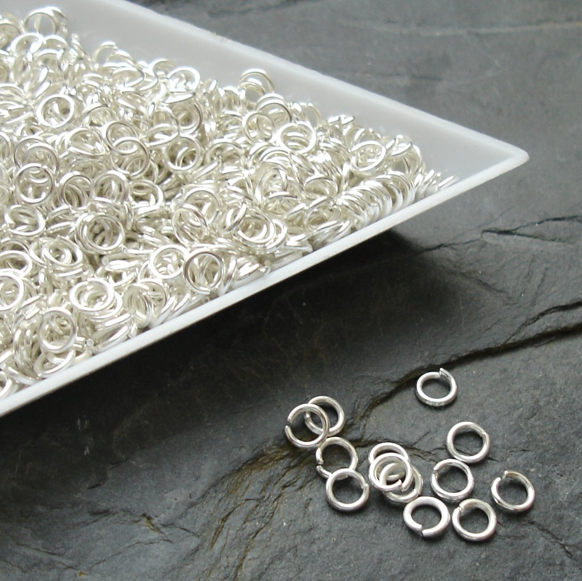 *Spojovací kroužky 4mm - stříbrné - 100 ks
