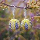 Slunce mezi květinami