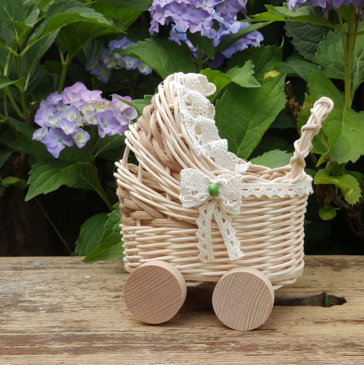 Kočárek košatinka - malý s krémovou mašličkou