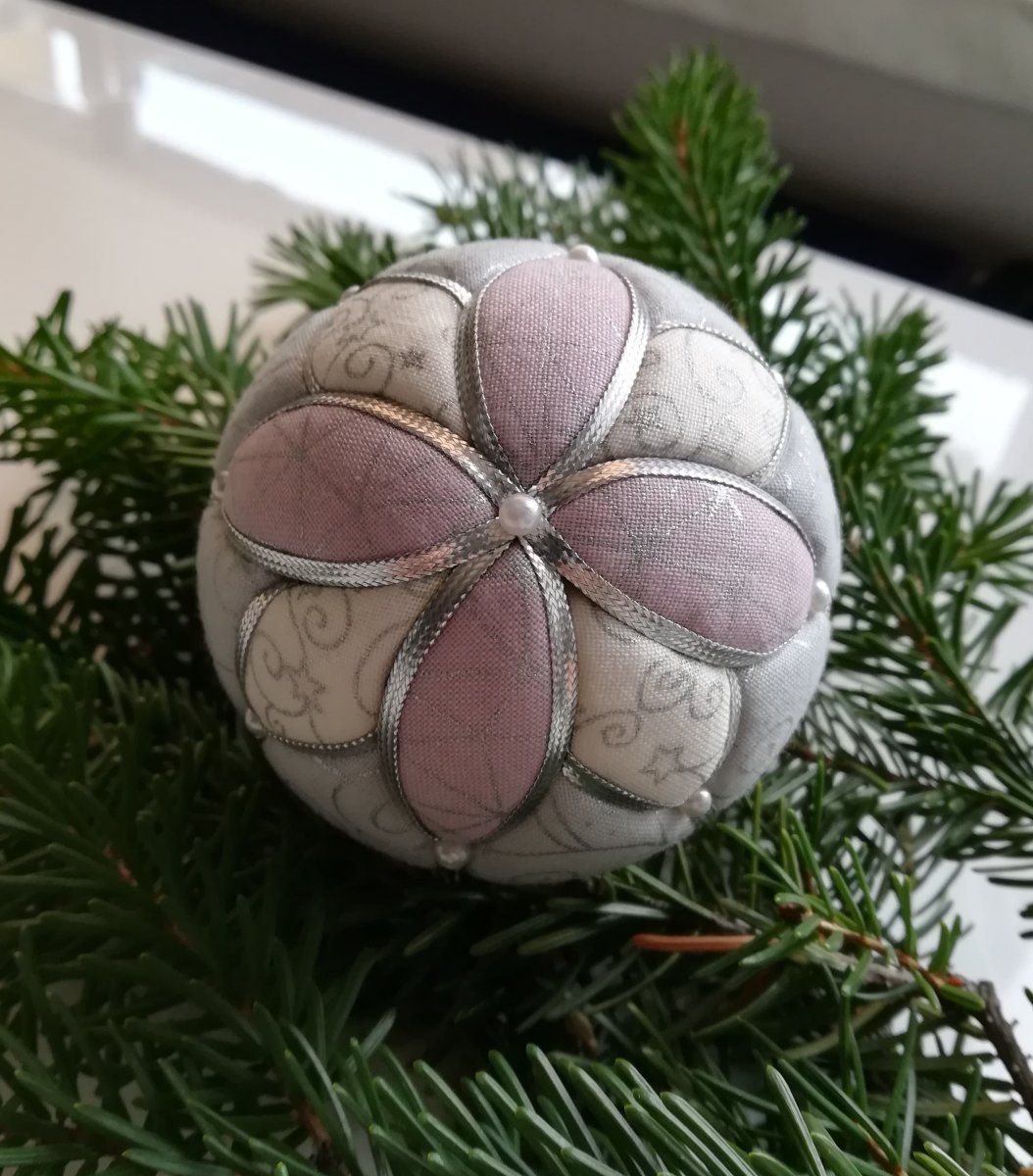 Vánoční koule - motiv KVĚT