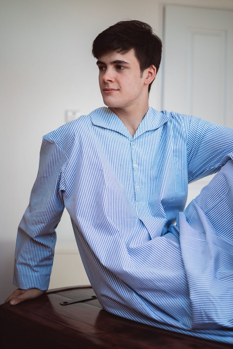 Pánská noční košile "světle modrý proužek"