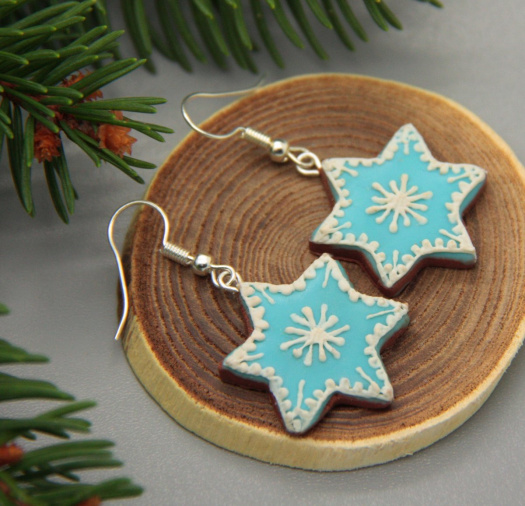 vánoční perníčky jako vločky .. s červenou polevou