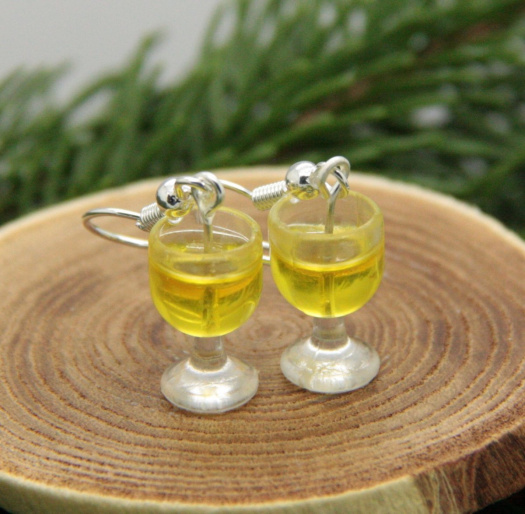 bílé víno ... skleničky .. sklenky