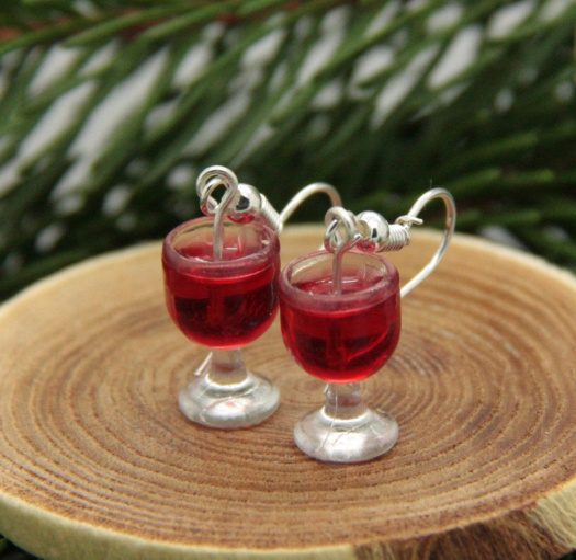 červené víno ... skleničky