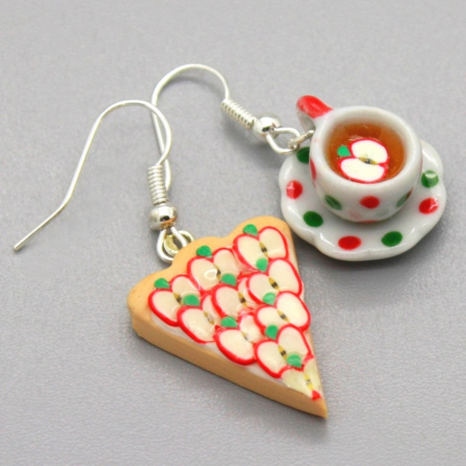 ovocný čaj a koláč