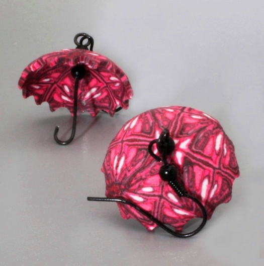  deštníčky , deštníky do uší ...  i v dešti elegantní  :-)