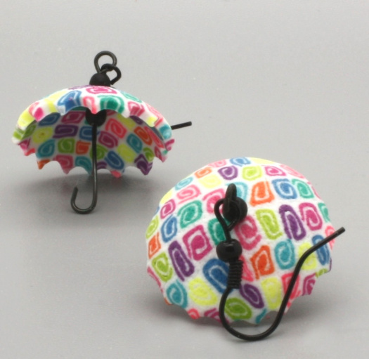  deštníčky , deštníky do uší ...  i v dešti elegantní  :-)