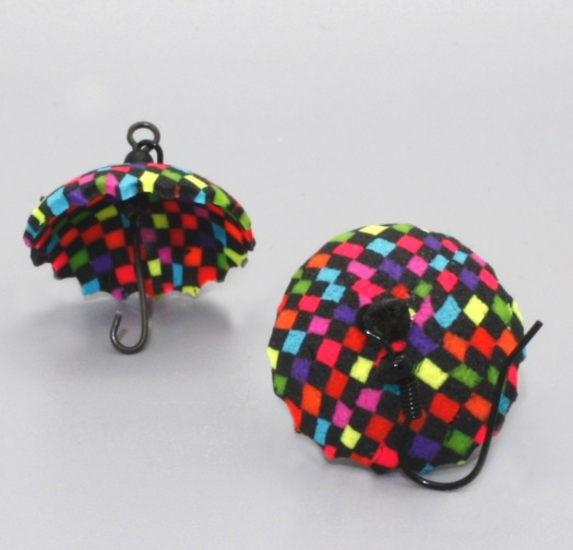  deštníčky , deštníky do uší ...  i v dešti elegantní  :-)