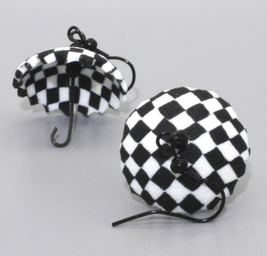  deštníčky , deštníky do uší ...  i v dešti elegantní  :-)