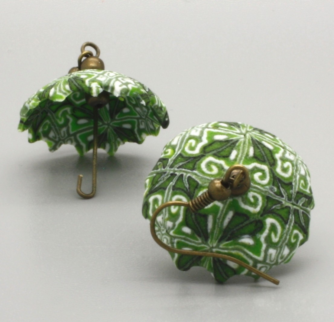  deštníčky , deštníky do uší ...  i v dešti elegantní  :-)