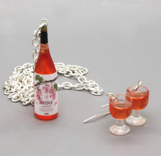 set - růžové víno a skleničky