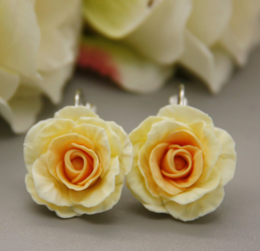 růže  .. cvakačky 2,2 cm