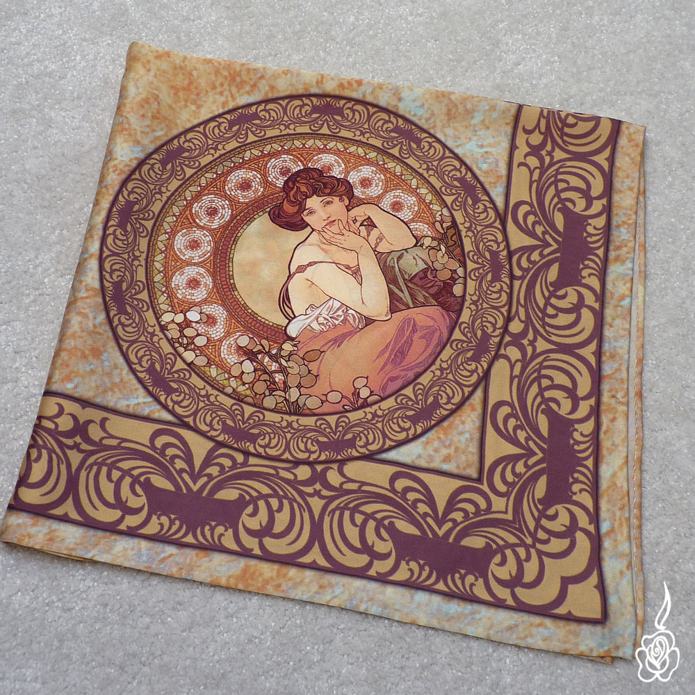 Saténový šátek Alfons Mucha - Topaz