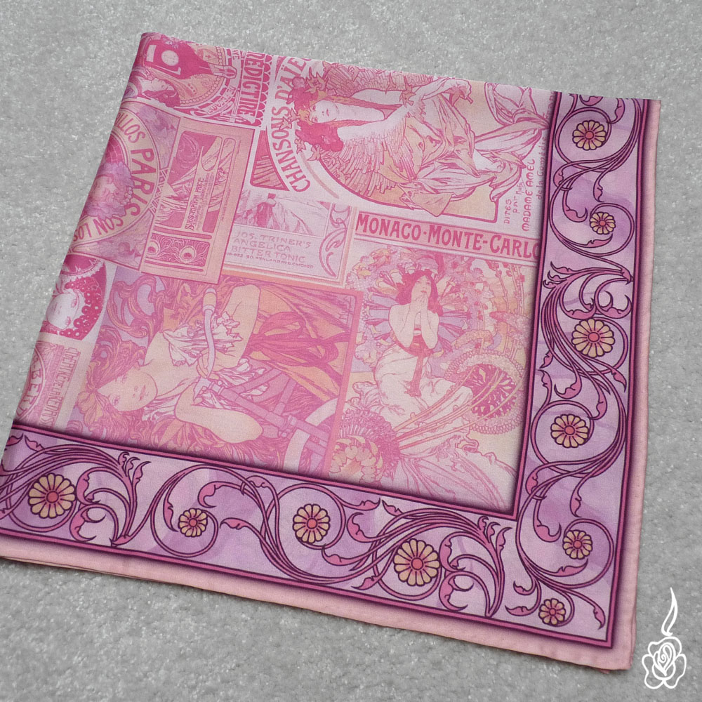 Saténový šátek Alfons Mucha