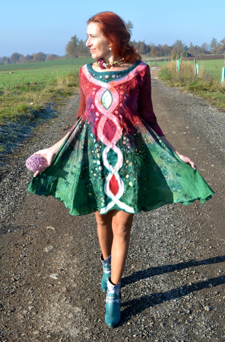 Mentolové tunikošaty s malinami 