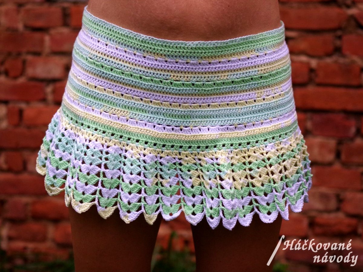 Háčkovaná letní plážová sukně
