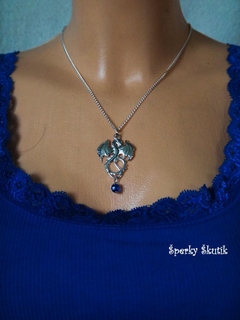 NA0047 - Dráček s modrým korálkem