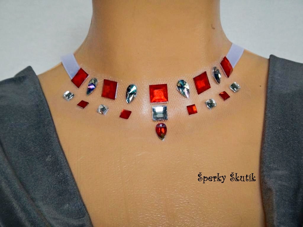  NA0056 - Červeno-stříbrné kostičky