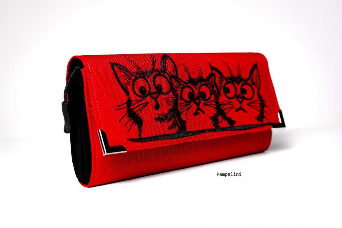 Vyšívaná peněženka - Tři kočky na červené