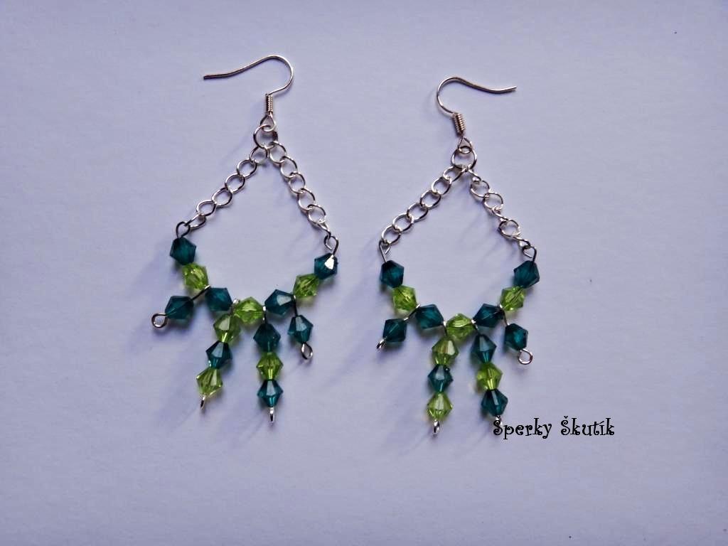 NU0018 - Zelené slzičkové náušnice