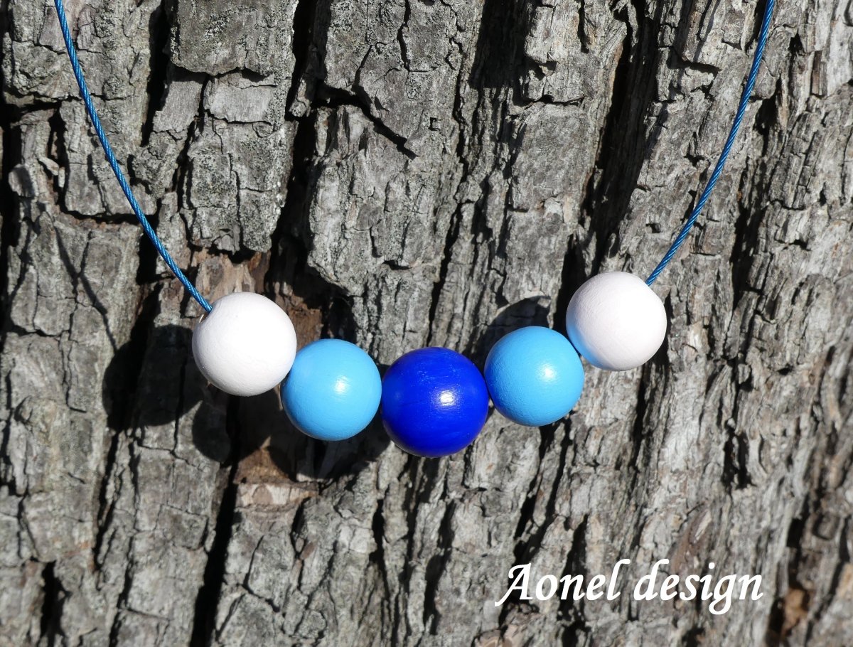 Námořnický náhrdelník z dřevěných korálků