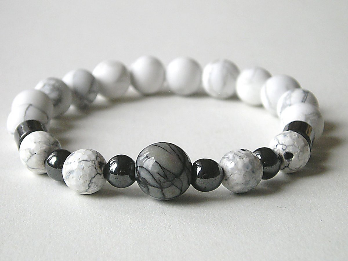 Náramek z jaspisu, howlitu a hematitu