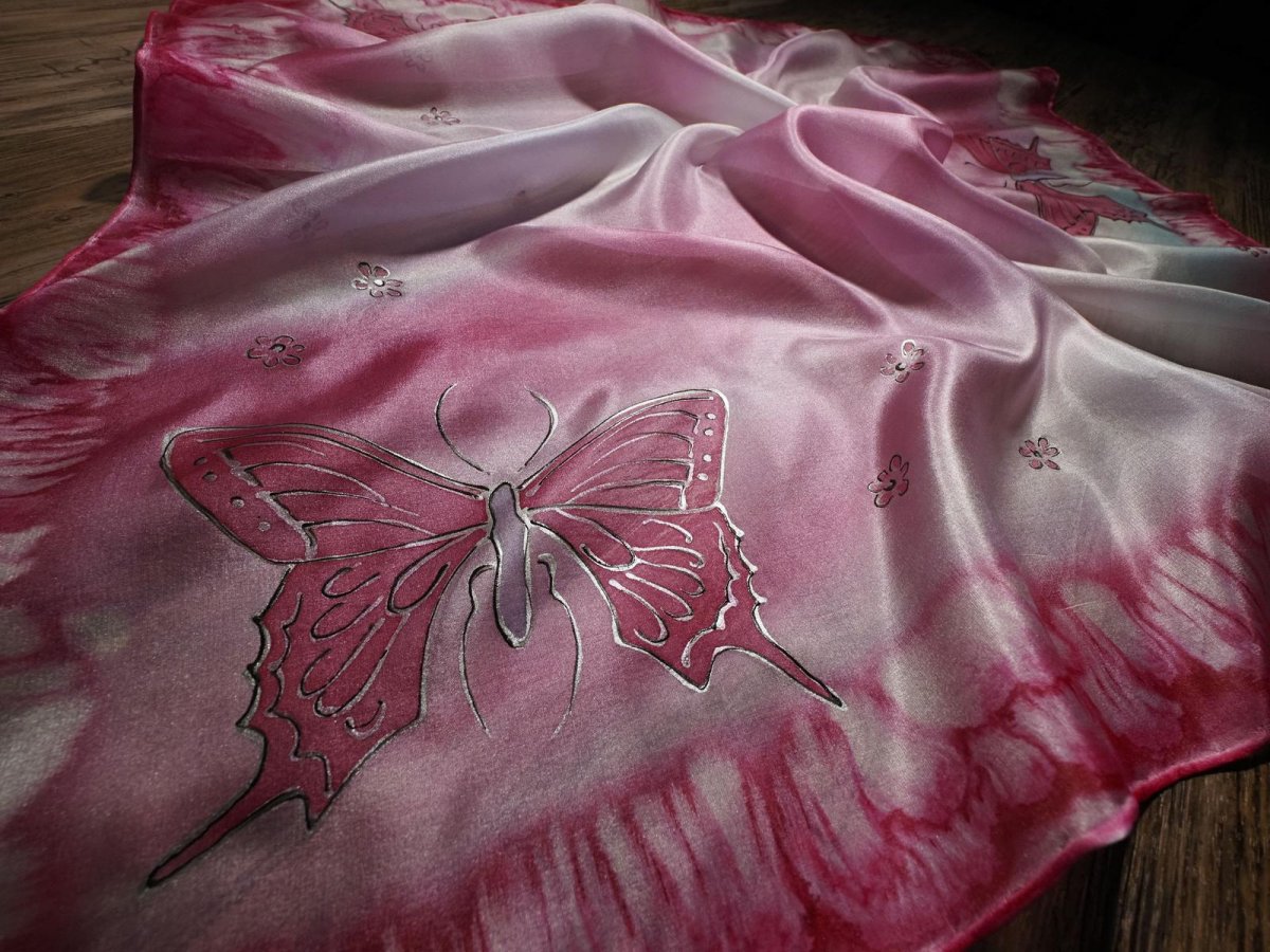 Motýli - růžový hedvábný šátek