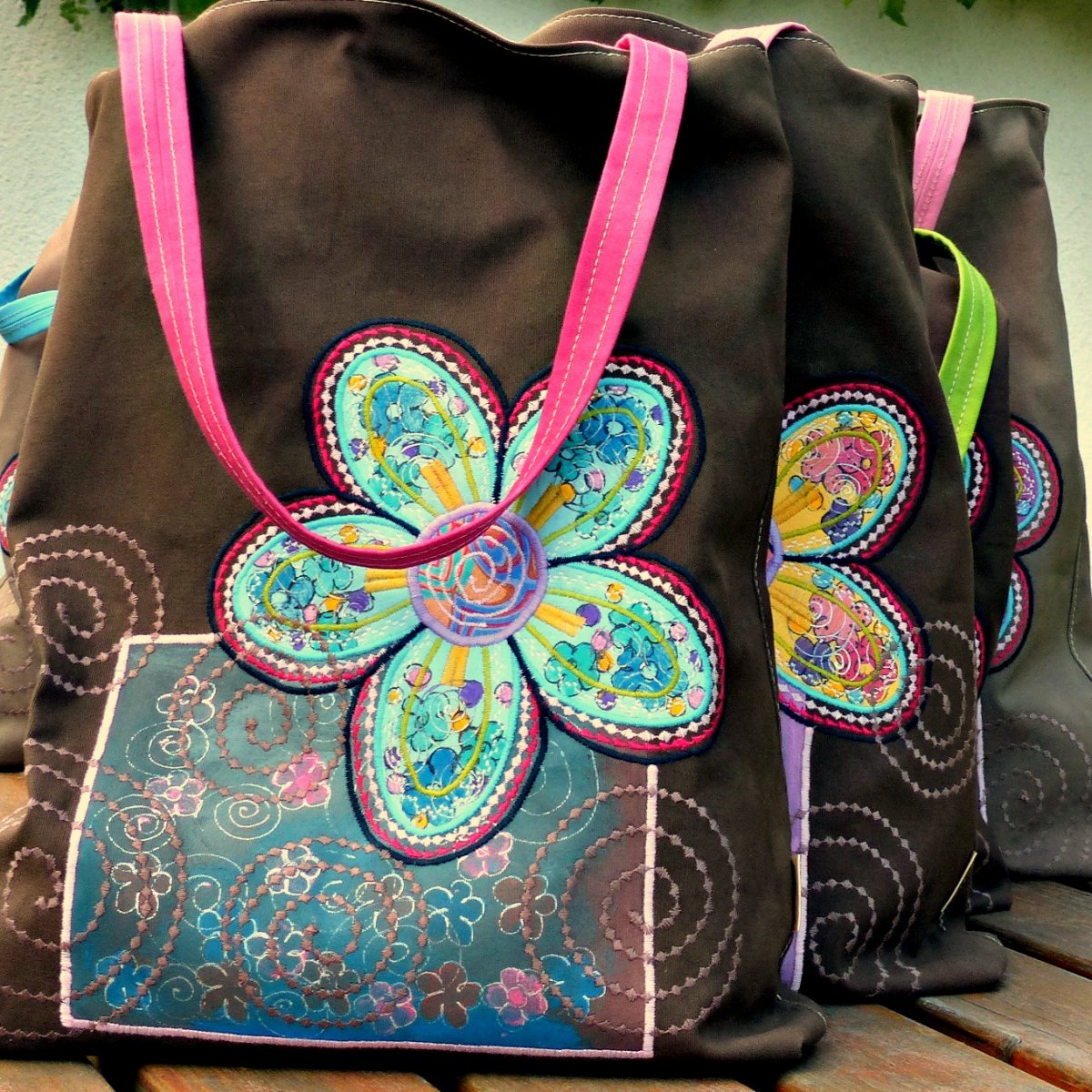 Taška nejen na nákupy - Bleděmodrý květ