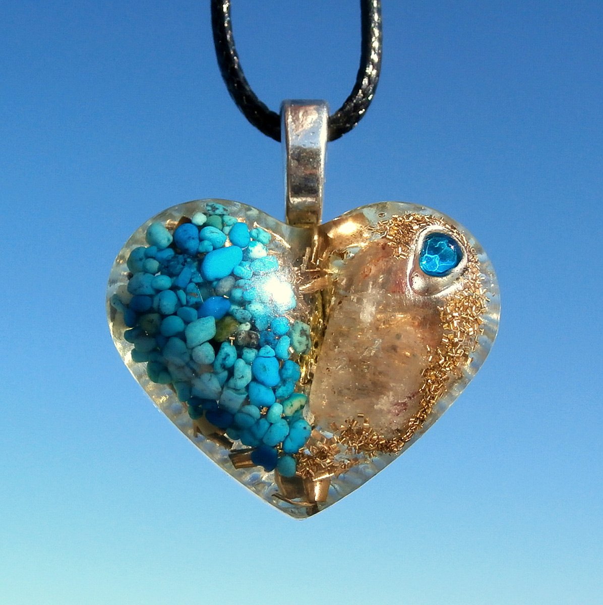 Orgonitové srdce *Tyrkenit a Křišťál s vrostlicí*