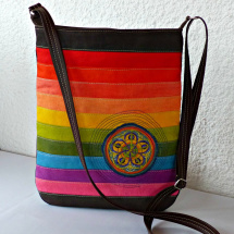Textilní duhovka - crossbody pestrá