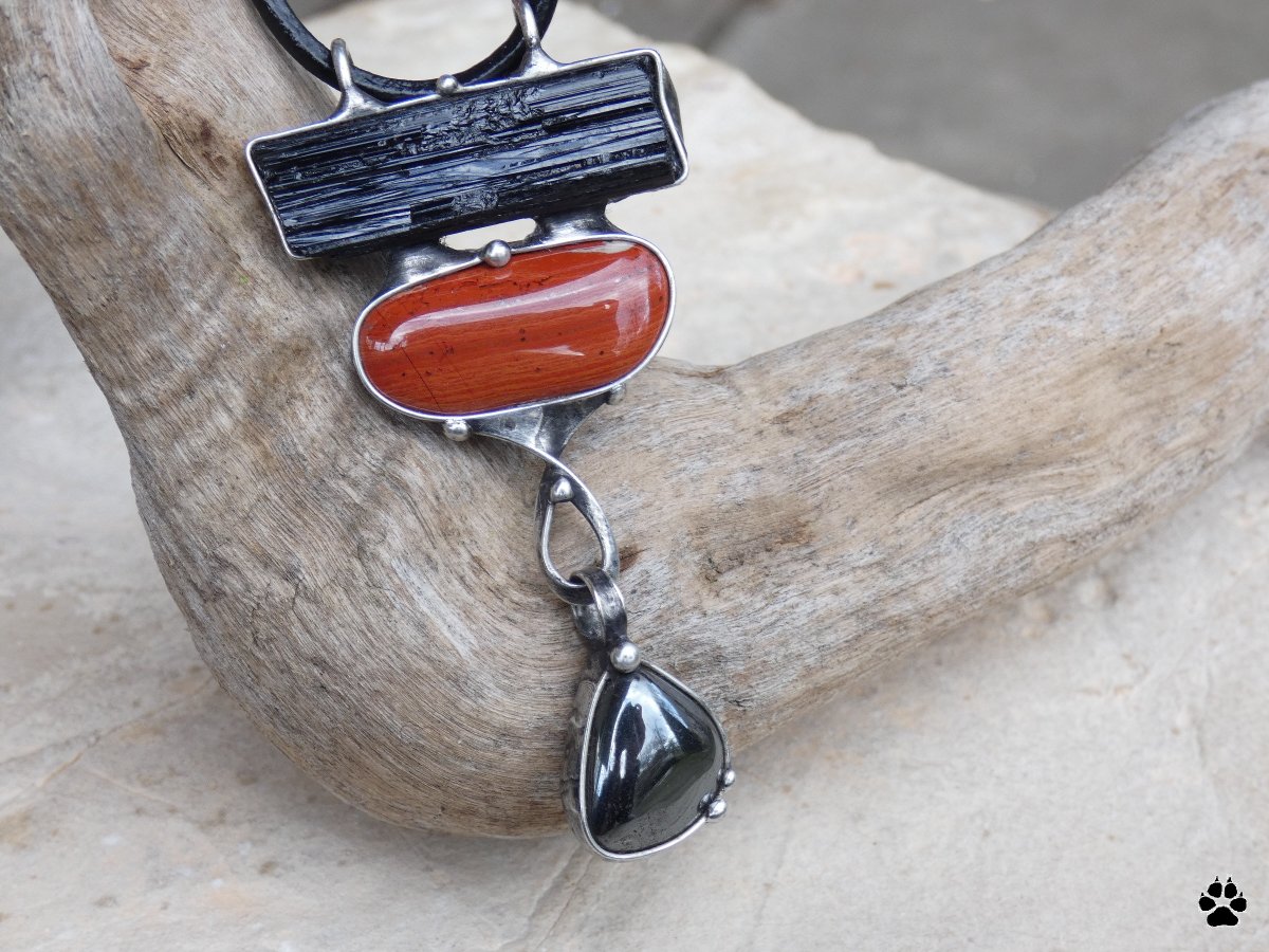 Náhrdelník MERAPI- turmalín,jaspis,hematit