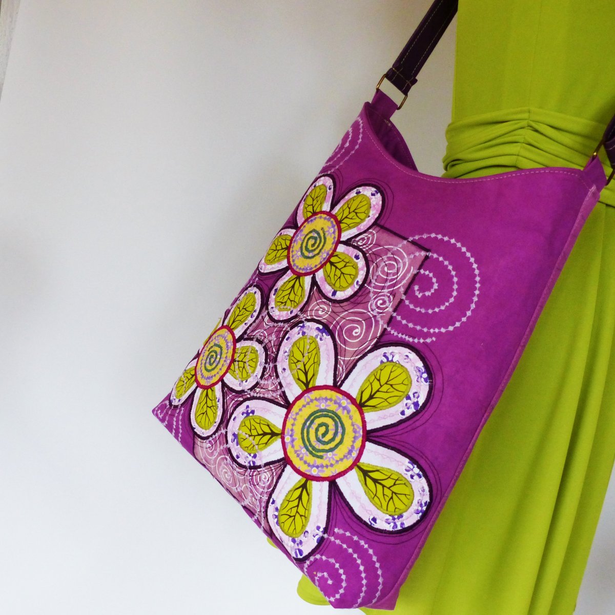 Kabela přes rameno - Fialová