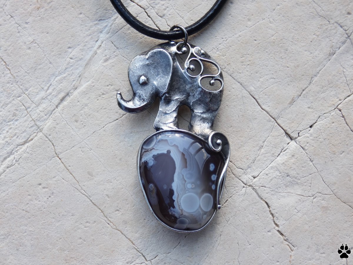Slůně pro štěstí - náhrdelník s achátem