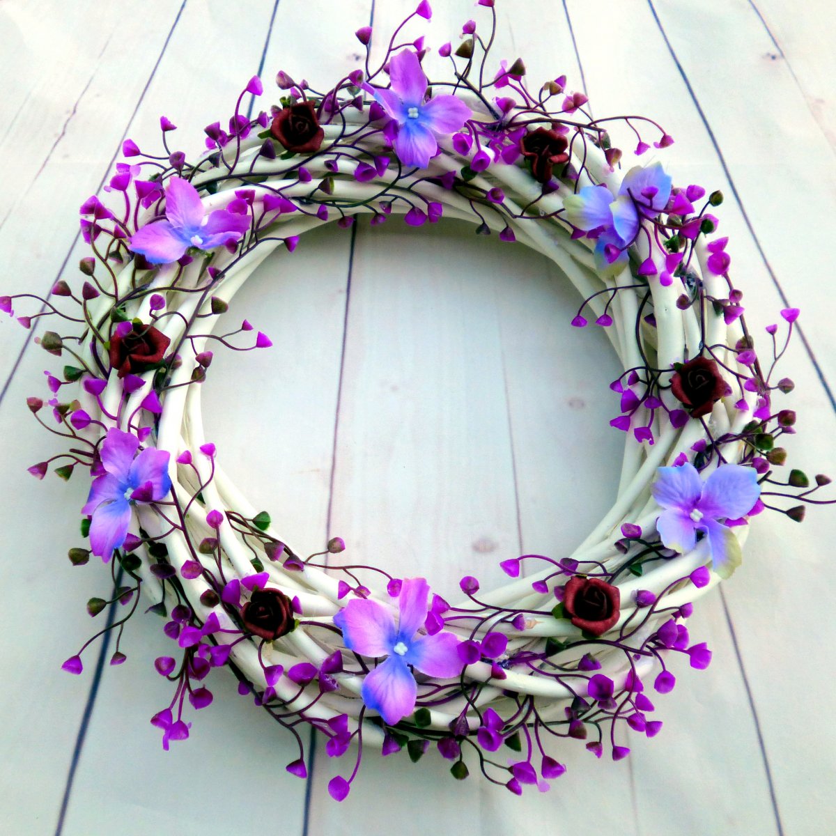 Láska mezi kapkami deště_věnec na dveře