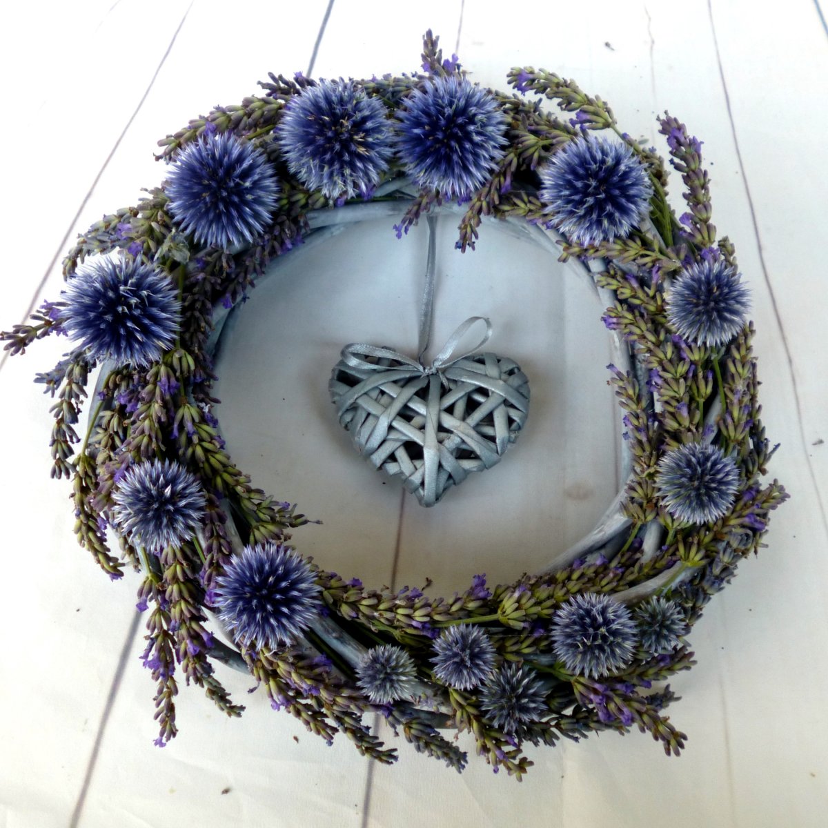 Věnec na dveře_živý levandulový s bodláčky