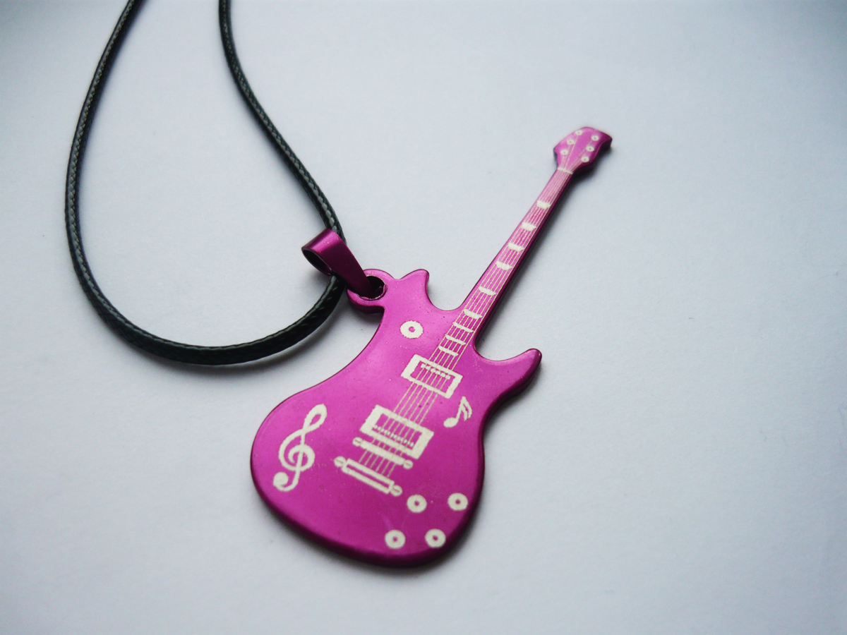 Kytara fialová kovová 