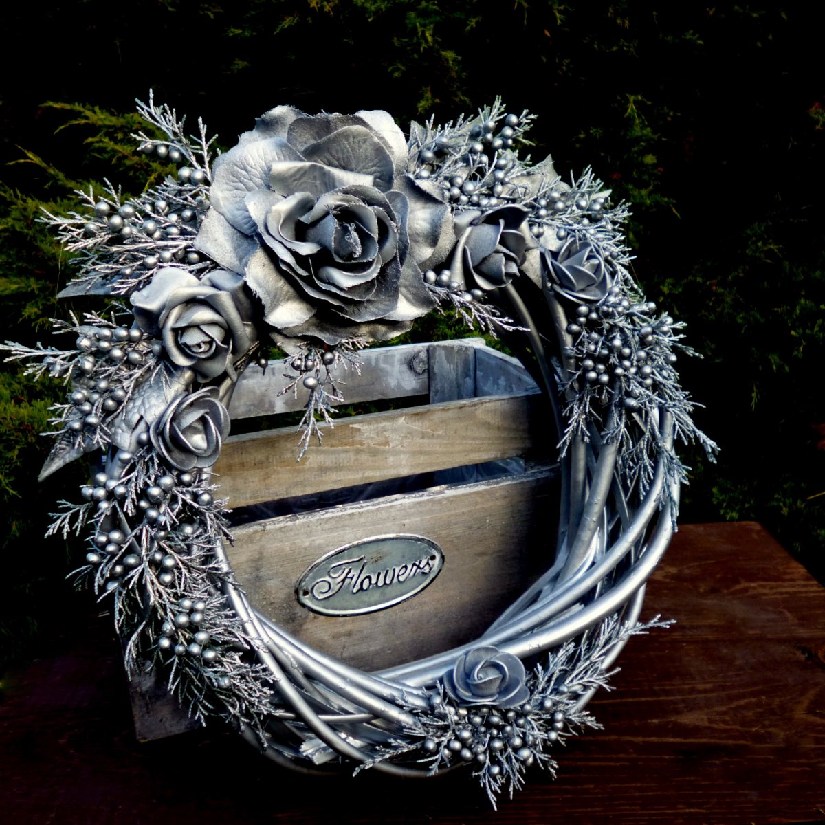 Velký rustikální věnec ve starostříbrném laku