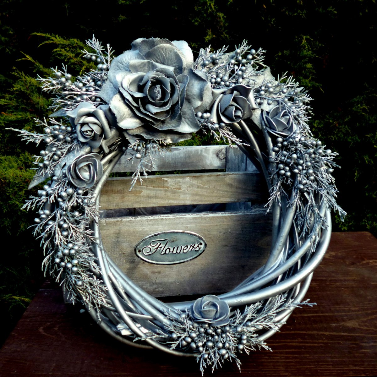 Velký rustikální věnec v antik laku 35 cm