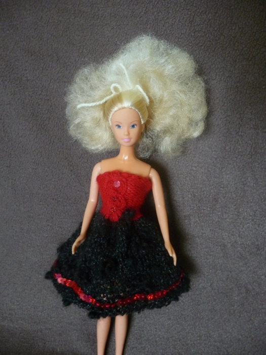 Barbie-Šatičky večerní-červenočerné