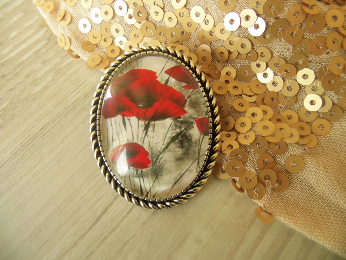 brož s kabošonem / 40x30mm/