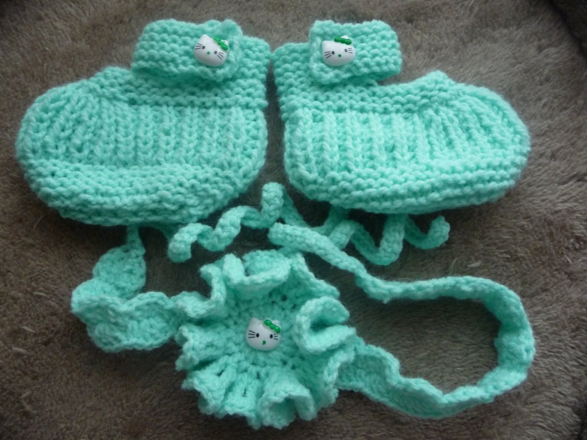 Čelenka+capáčky-mentolky