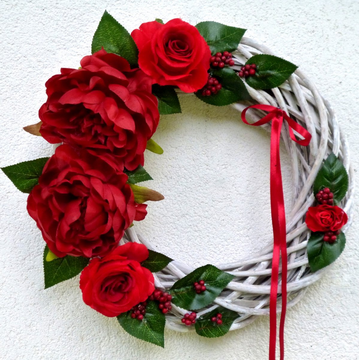 Věnec s rubínovými pivoňkami 