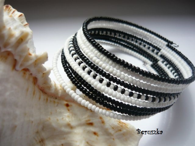 Paměťový náramek - černá s bílou 2